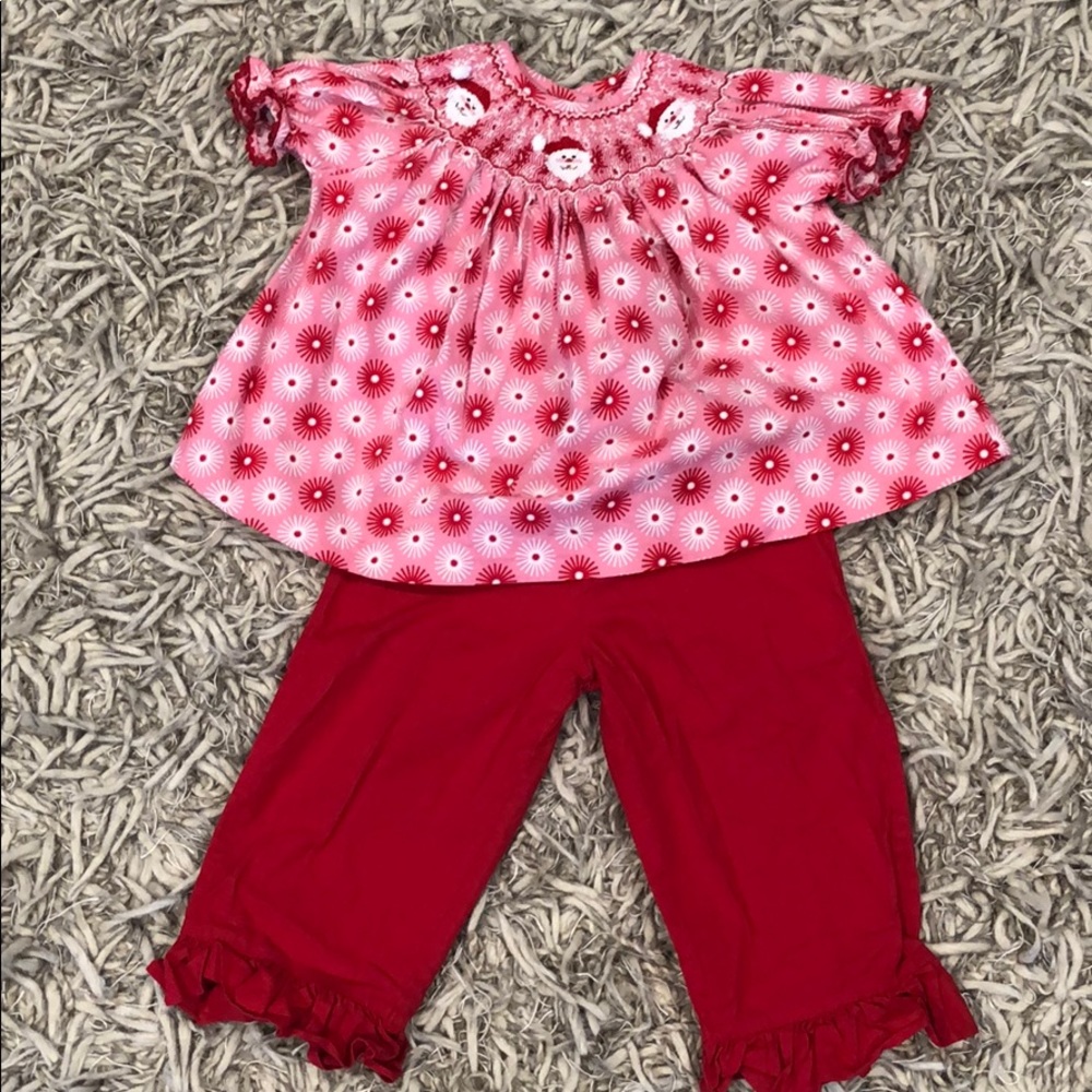 Adorable 2 piece Christmas outfit, size 18 months